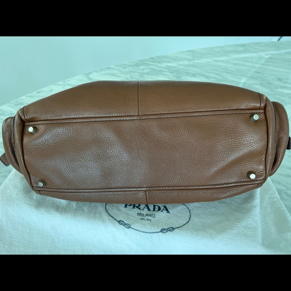 Prada shoulder bag Vitello Daino Buckle with coin purse attachment - Picture 8 of 17